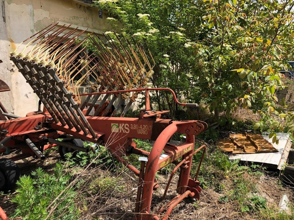 Krone Vario KS - Tedder/ Menyapu: gambar 1 Krone Vario KS - Tedder/ Menyapu: gambar 1