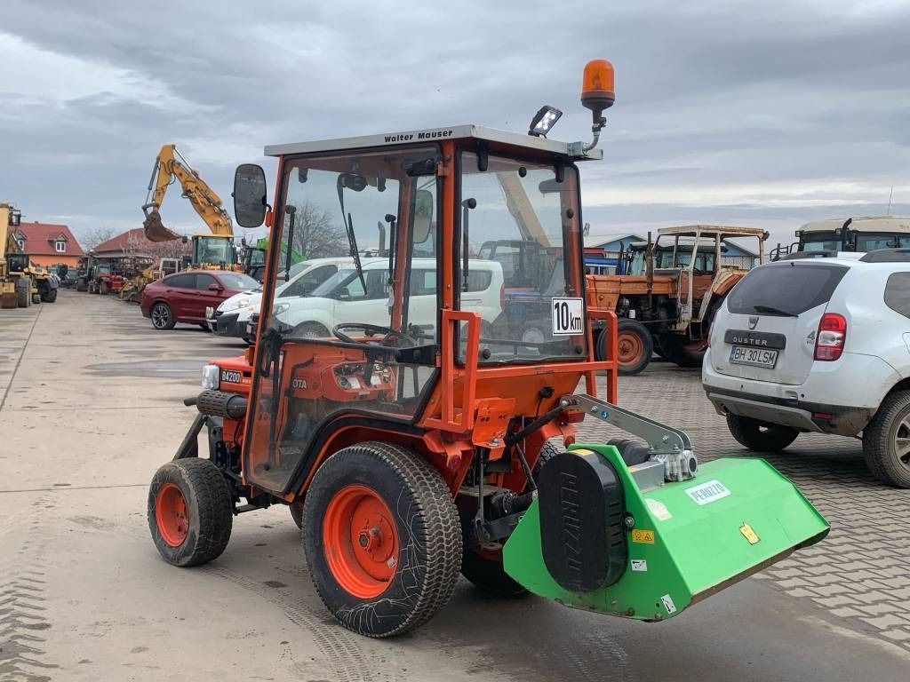 Kubota B 4200 - Traktor: gambar 3 Kubota B 4200 - Traktor: gambar 3