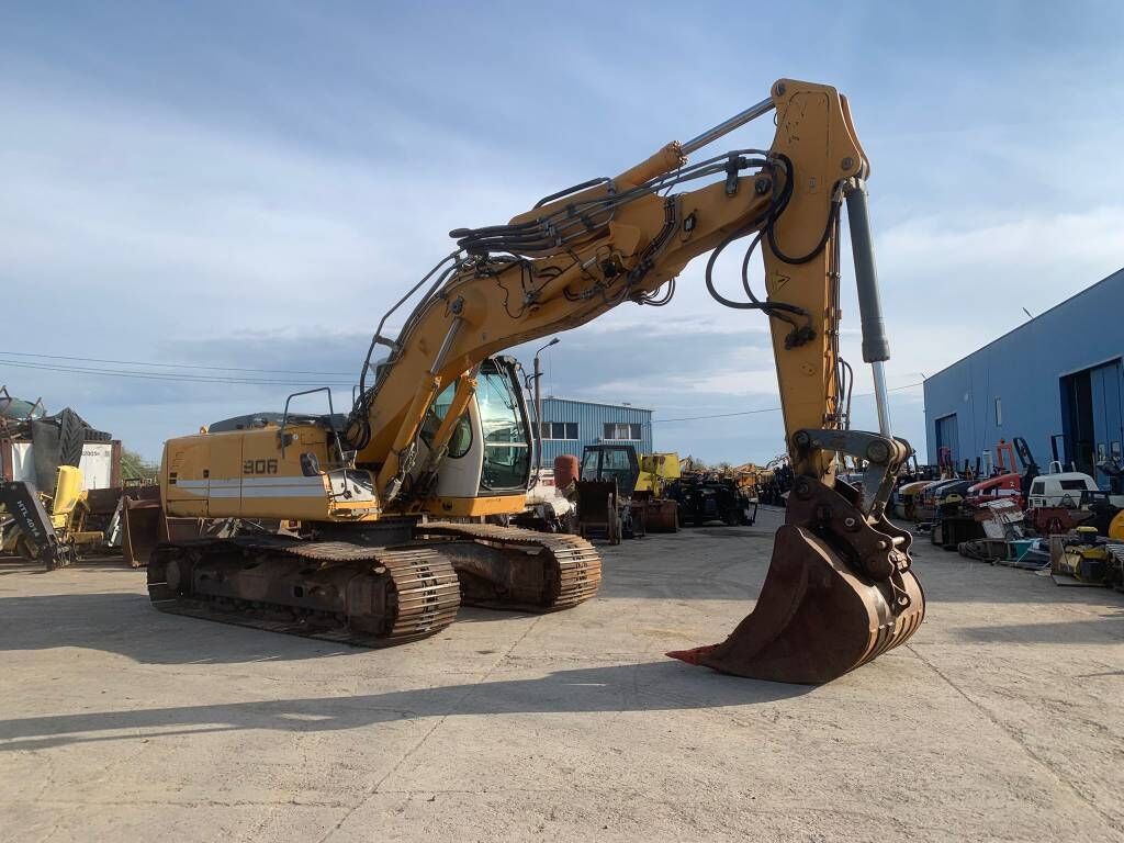 Liebherr R 906 LC Liebherr R 906 LC - Ekskavator perayap: gambar 5 Liebherr R 906 LC Liebherr R 906 LC - Ekskavator perayap: gambar 5
