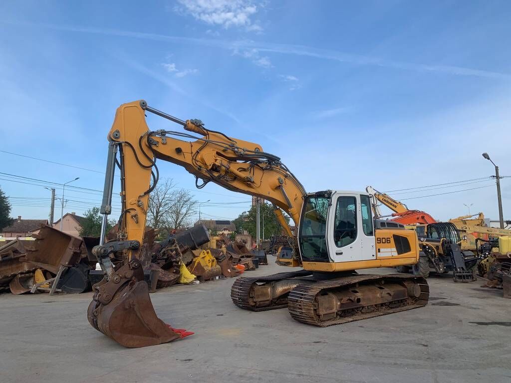 Liebherr R 906 LC Liebherr R 906 LC - Ekskavator perayap: gambar 1 Liebherr R 906 LC Liebherr R 906 LC - Ekskavator perayap: gambar 1