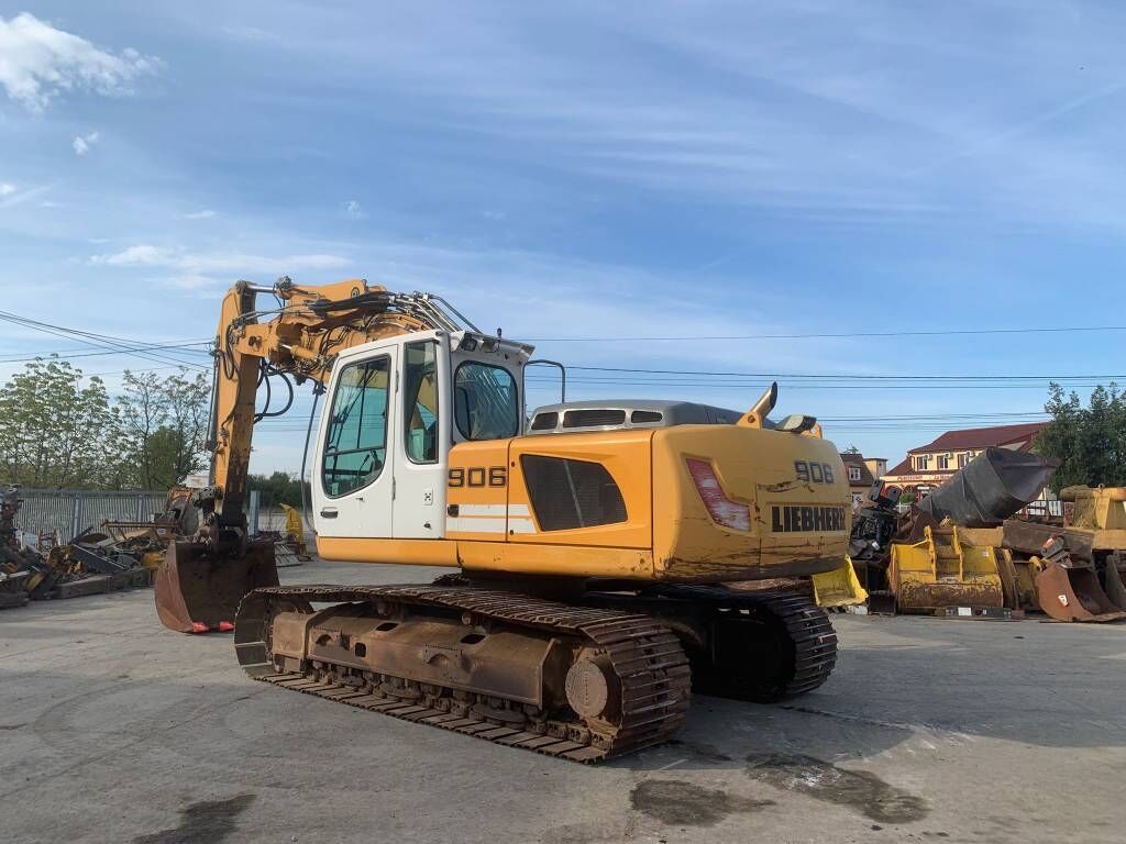 Liebherr R 906 LC Liebherr R 906 LC - Ekskavator perayap: gambar 3 Liebherr R 906 LC Liebherr R 906 LC - Ekskavator perayap: gambar 3