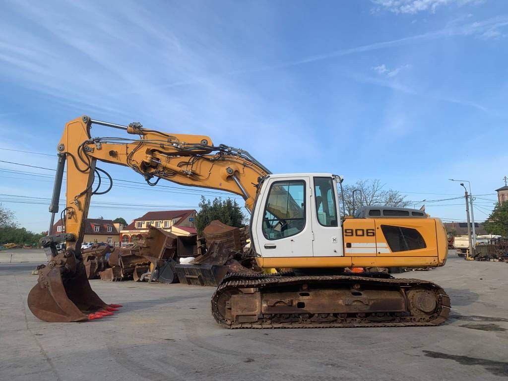 Liebherr R 906 LC Liebherr R 906 LC - Ekskavator perayap: gambar 2 Liebherr R 906 LC Liebherr R 906 LC - Ekskavator perayap: gambar 2