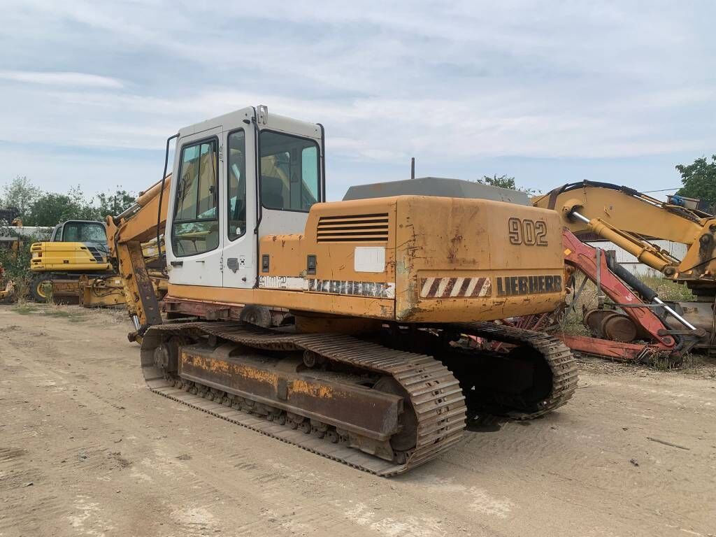 Liebherr R902 For Parts Liebherr R902 For Parts - Ekskavator perayap: gambar 2 Liebherr R902 For Parts Liebherr R902 For Parts - Ekskavator perayap: gambar 2