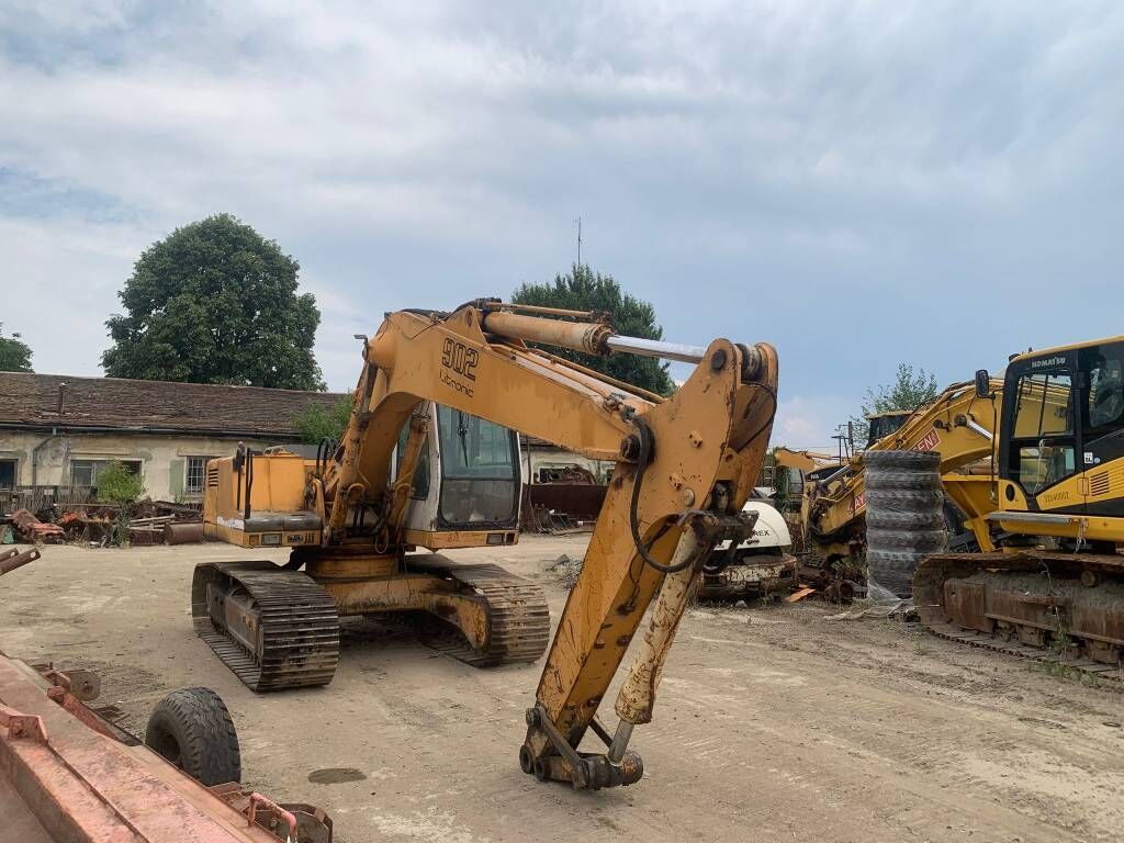 Liebherr R902 For Parts Liebherr R902 For Parts - Ekskavator perayap: gambar 4 Liebherr R902 For Parts Liebherr R902 For Parts - Ekskavator perayap: gambar 4
