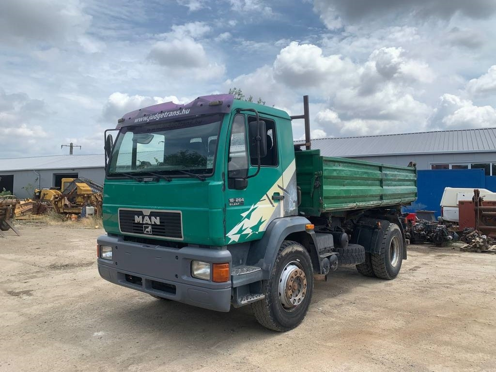 MAN 18.246 - Truk jungkit: gambar 2 MAN 18.246 - Truk jungkit: gambar 2