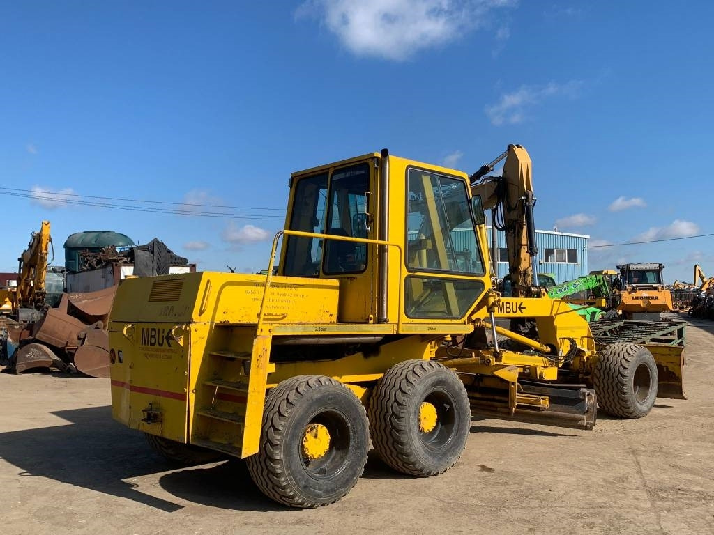 MBU G130A - Grader: gambar 4 MBU G130A - Grader: gambar 4