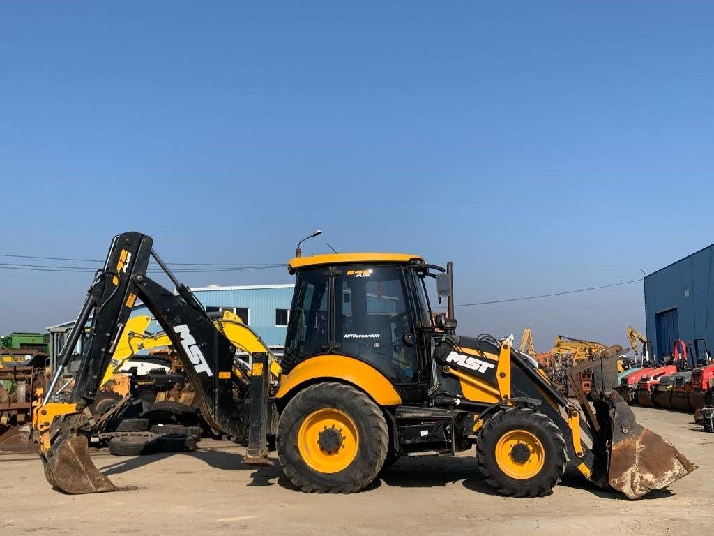 MST 642 Plus - Backhoe loader: gambar 2 MST 642 Plus - Backhoe loader: gambar 2