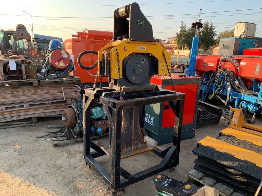 Malaguti Pile Driver/Compaction Plate - Sopir tumpukan: gambar 1 Malaguti Pile Driver/Compaction Plate - Sopir tumpukan: gambar 1