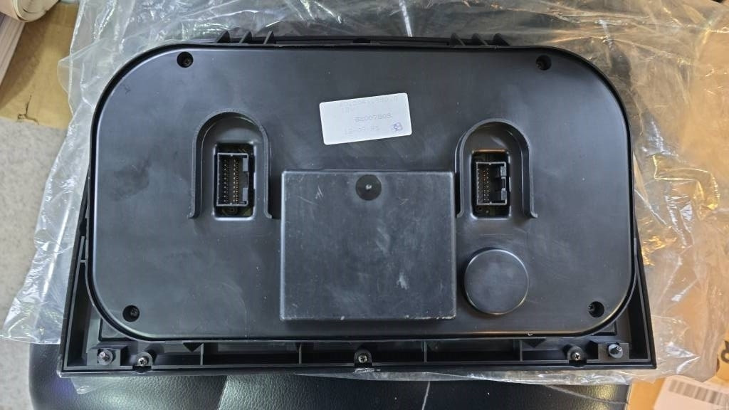 New Holland 82007803 NEW Instrument Cluster - Sistem listrik untuk Peralatan konstruksi: gambar 3 New Holland 82007803 NEW Instrument Cluster - Sistem listrik untuk Peralatan konstruksi: gambar 3