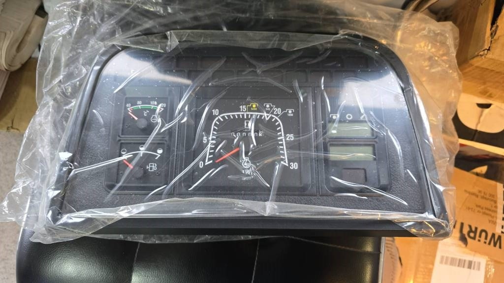 New Holland 82007803 NEW Instrument Cluster - Sistem listrik untuk Peralatan konstruksi: gambar 1 New Holland 82007803 NEW Instrument Cluster - Sistem listrik untuk Peralatan konstruksi: gambar 1