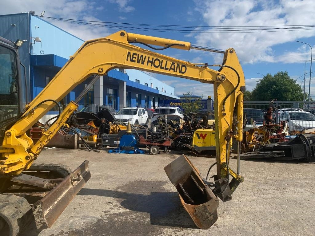 New Holland EH 45 - Ekskavator mini: gambar 5 New Holland EH 45 - Ekskavator mini: gambar 5