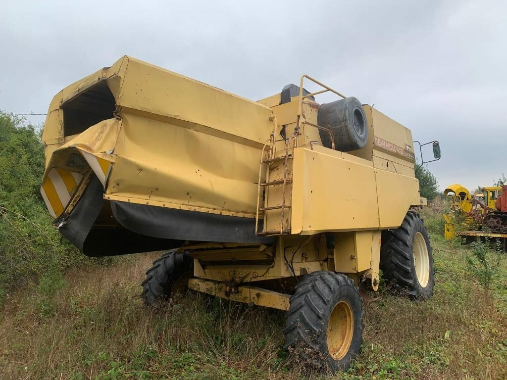 New Holland TX 32 - Pemanen gabungan: gambar 3 New Holland TX 32 - Pemanen gabungan: gambar 3