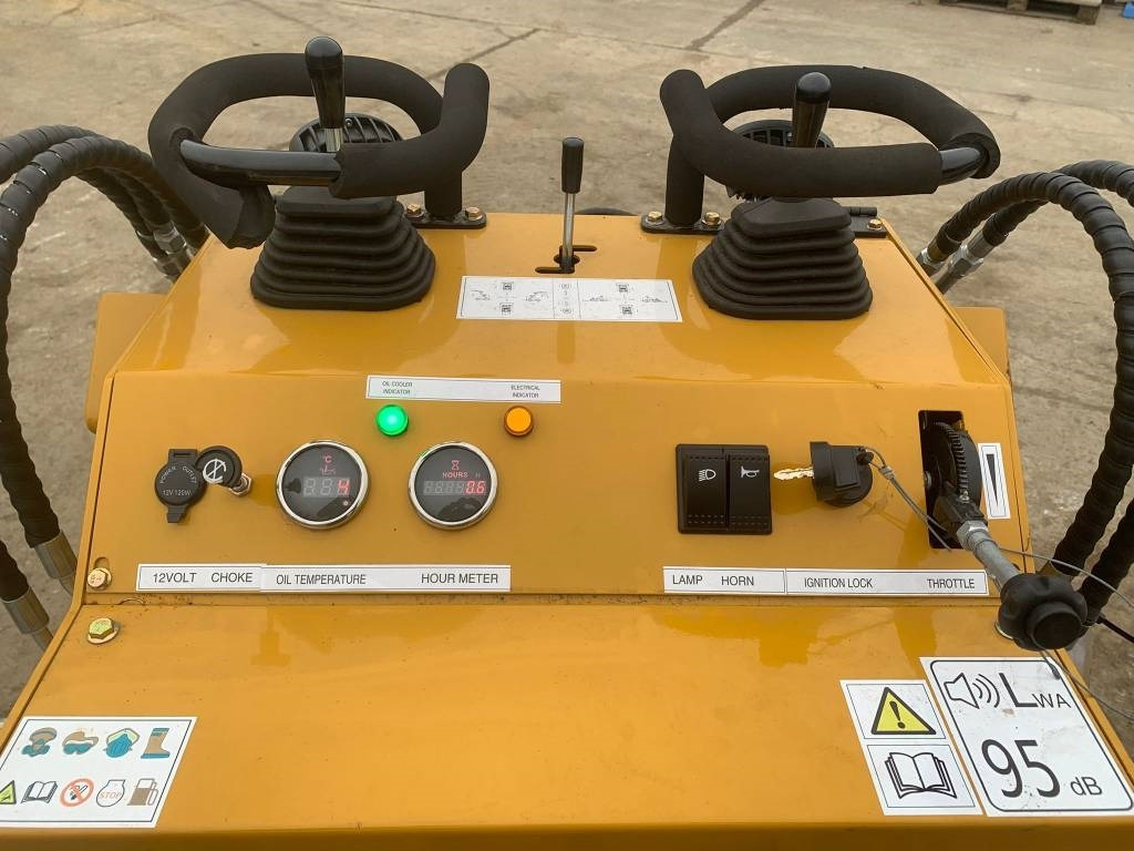 Newrick ZW480 - Skid steer: gambar 5 Newrick ZW480 - Skid steer: gambar 5