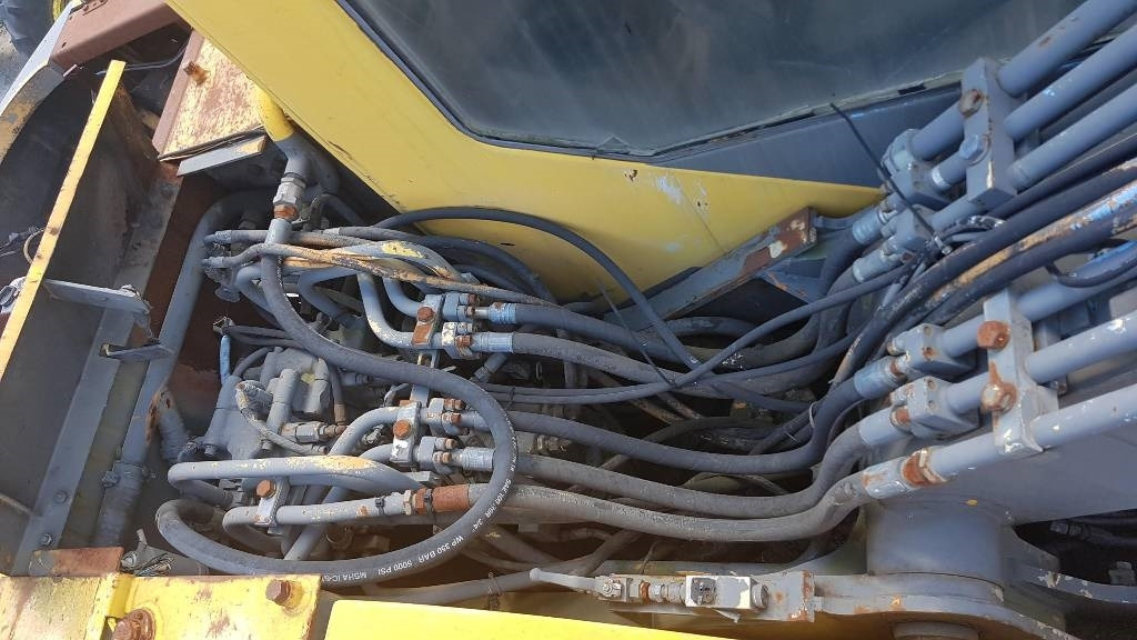 Samsung SE 130 LC-2 - Ekskavator perayap: gambar 3 Samsung SE 130 LC-2 - Ekskavator perayap: gambar 3