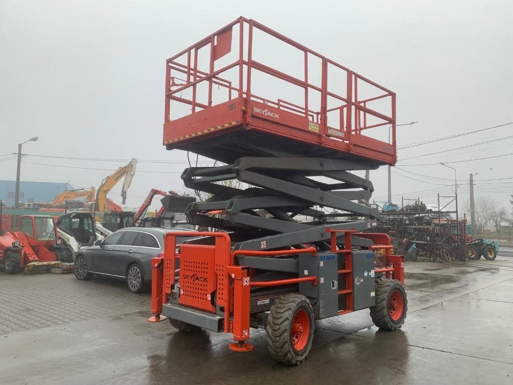 SkyJack SJ 8841 - Scissor lifts: gambar 3 SkyJack SJ 8841 - Scissor lifts: gambar 3