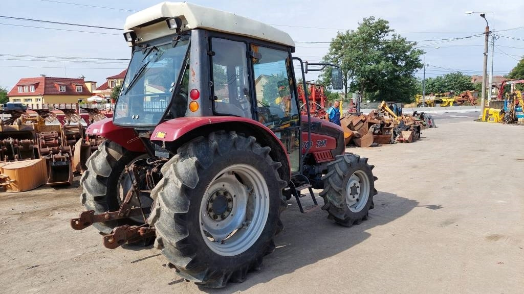 TYM T700 - Traktor: gambar 4 TYM T700 - Traktor: gambar 4