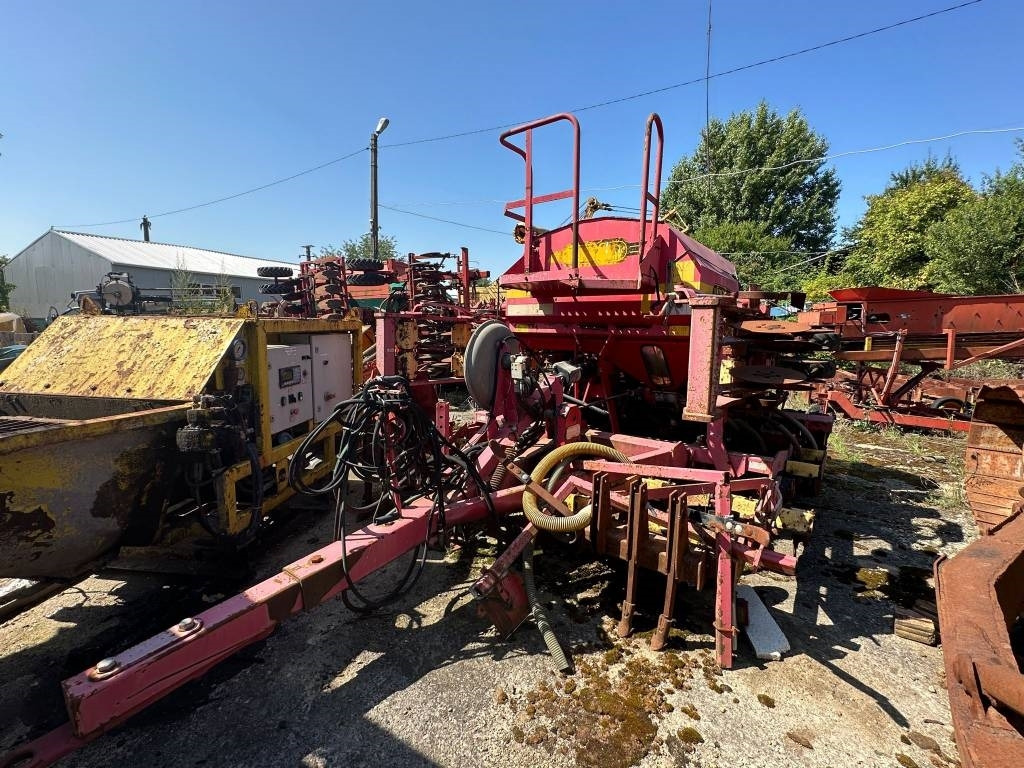 Vaderstad Rapid400F - Menggabungkan bor benih: gambar 1 Vaderstad Rapid400F - Menggabungkan bor benih: gambar 1