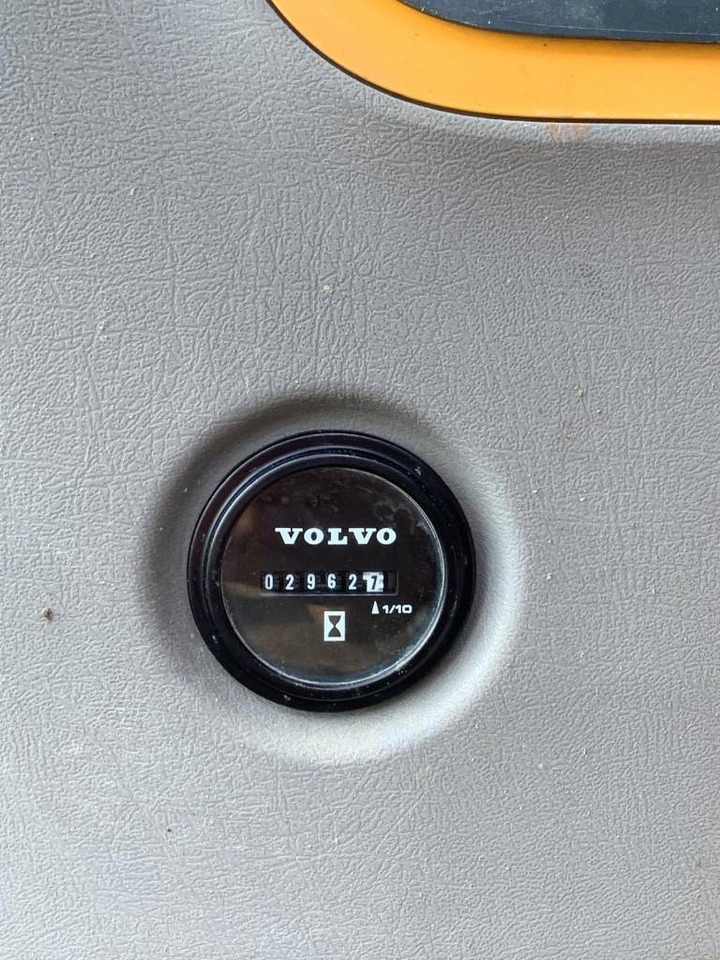 Ekskavator mini Volvo ECR 88 D: gambar 11