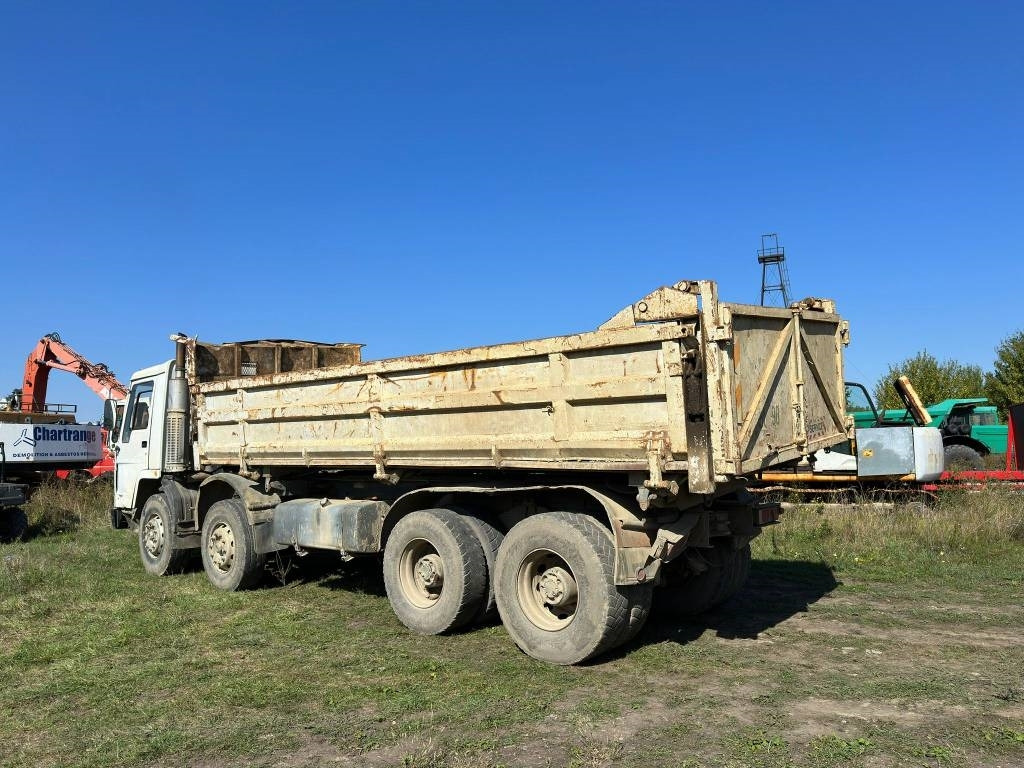 Volvo FL 10 - Truk jungkit: gambar 3 Volvo FL 10 - Truk jungkit: gambar 3