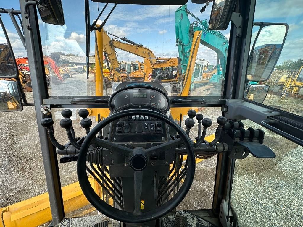 Grader Volvo G 976: gambar 12
