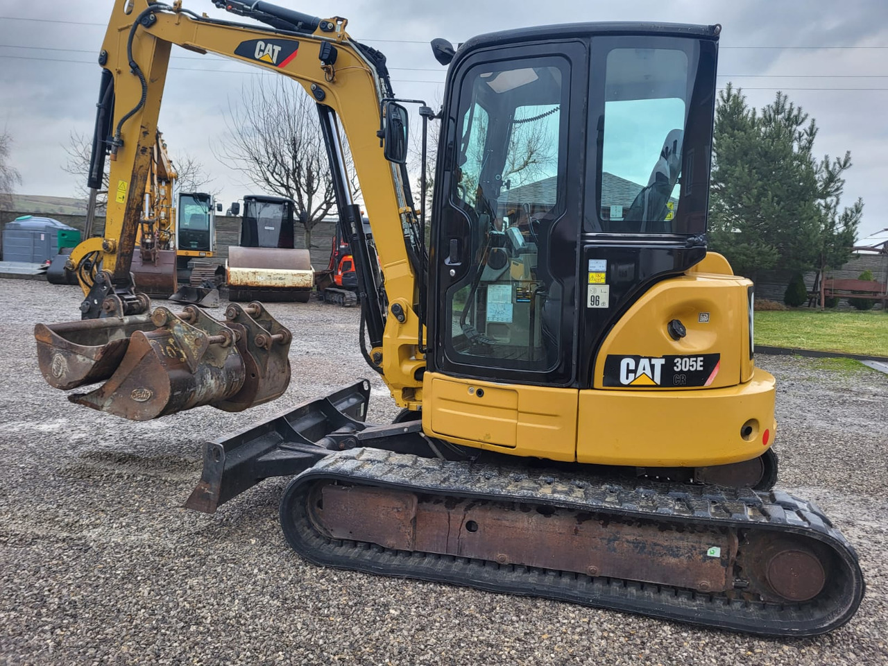 CATERPILLAR 305E CR - Ekskavator mini: gambar 1 CATERPILLAR 305E CR - Ekskavator mini: gambar 1