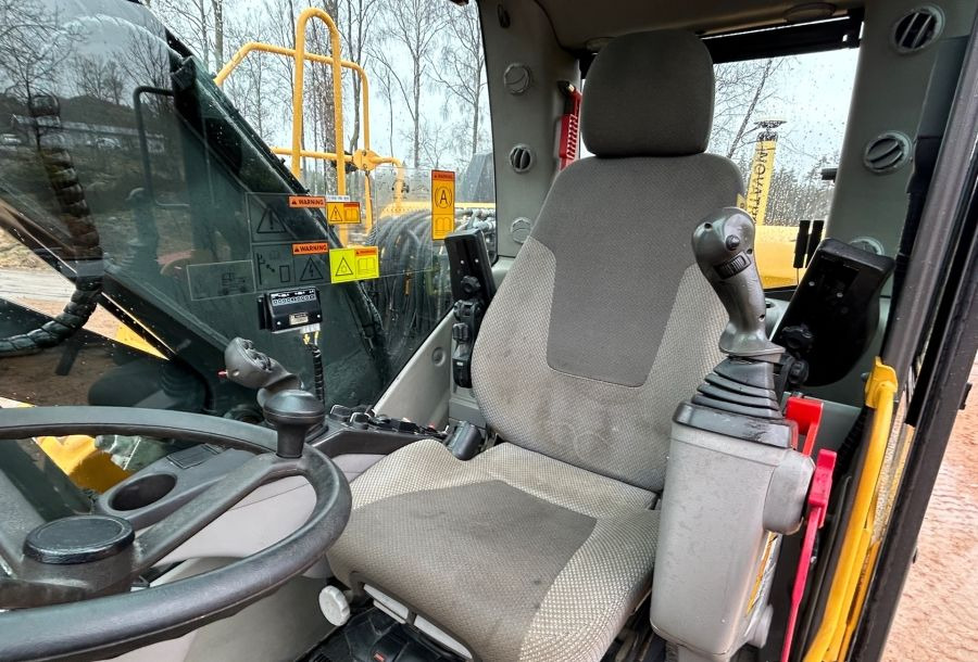 VOLVO EW160 D - Ekskavator roda: gambar 5 VOLVO EW160 D - Ekskavator roda: gambar 5