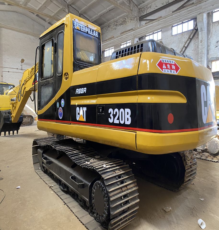 CATERPILLAR 320B - Ekskavator: gambar 2 CATERPILLAR 320B - Ekskavator: gambar 2