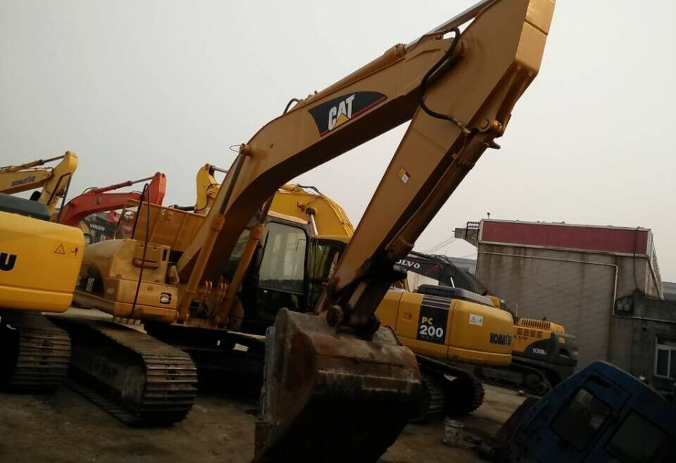 Caterpillar 320C - Ekskavator perayap: gambar 1 Caterpillar 320C - Ekskavator perayap: gambar 1