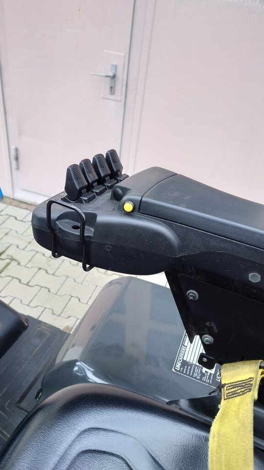 UniCarriers AG1N1L18Q - Forklift listrik: gambar 4 UniCarriers AG1N1L18Q - Forklift listrik: gambar 4