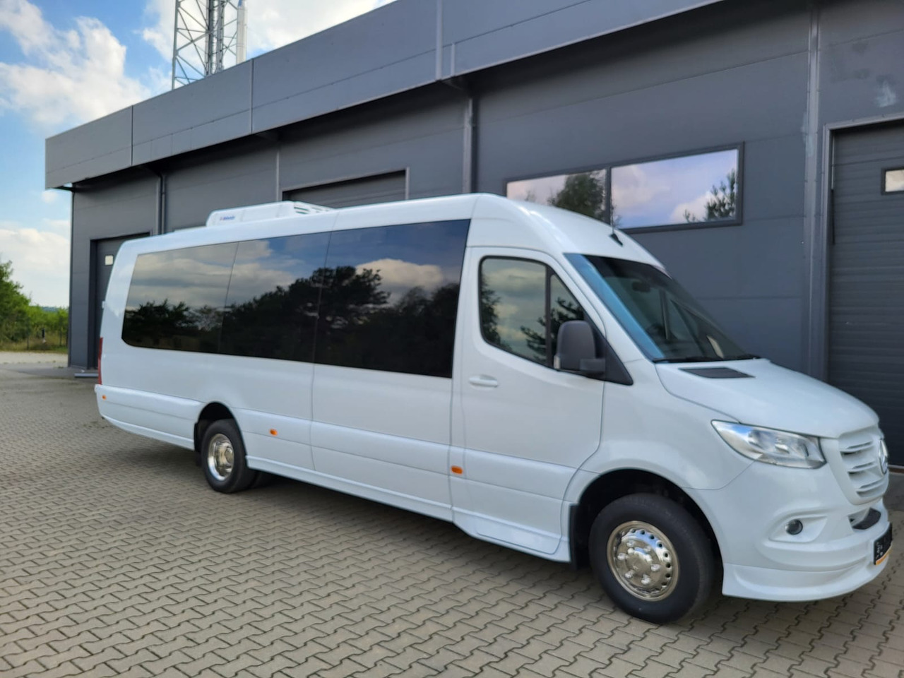 Mercedes-Benz Sprinter 517 CDI LONG 24 places + 4 standing - Bus pinggiran kota: gambar 1 Mercedes-Benz Sprinter 517 CDI LONG 24 places + 4 standing - Bus pinggiran kota: gambar 1