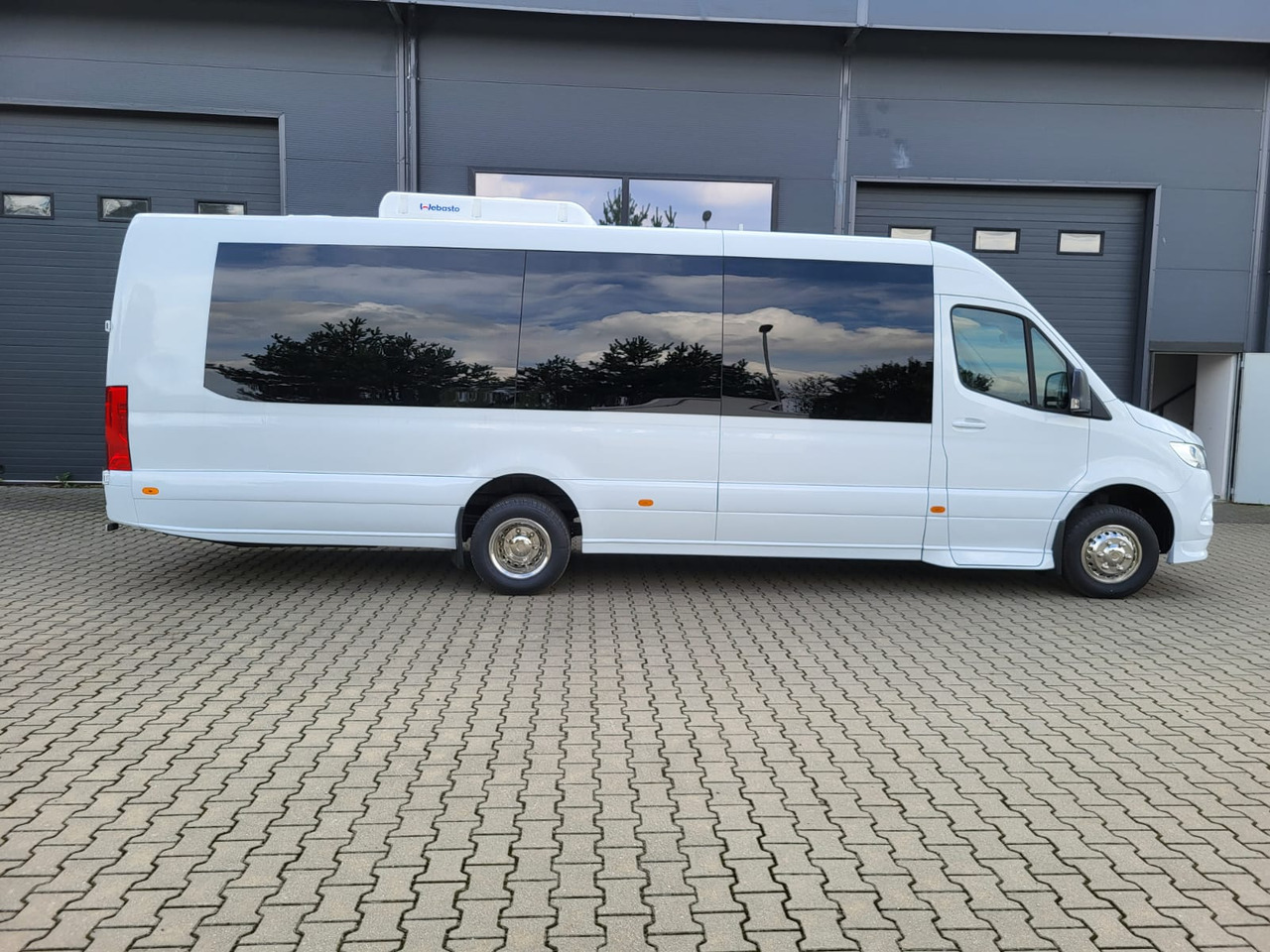 Mercedes-Benz Sprinter 517 CDI LONG 24 places + 4 standing - Bus pinggiran kota: gambar 3 Mercedes-Benz Sprinter 517 CDI LONG 24 places + 4 standing - Bus pinggiran kota: gambar 3