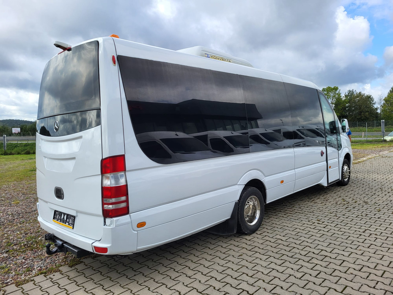 Mercedes-Benz Sprinter 519 CDI 24 seats - Bus pariwisata: gambar 4 Mercedes-Benz Sprinter 519 CDI 24 seats - Bus pariwisata: gambar 4