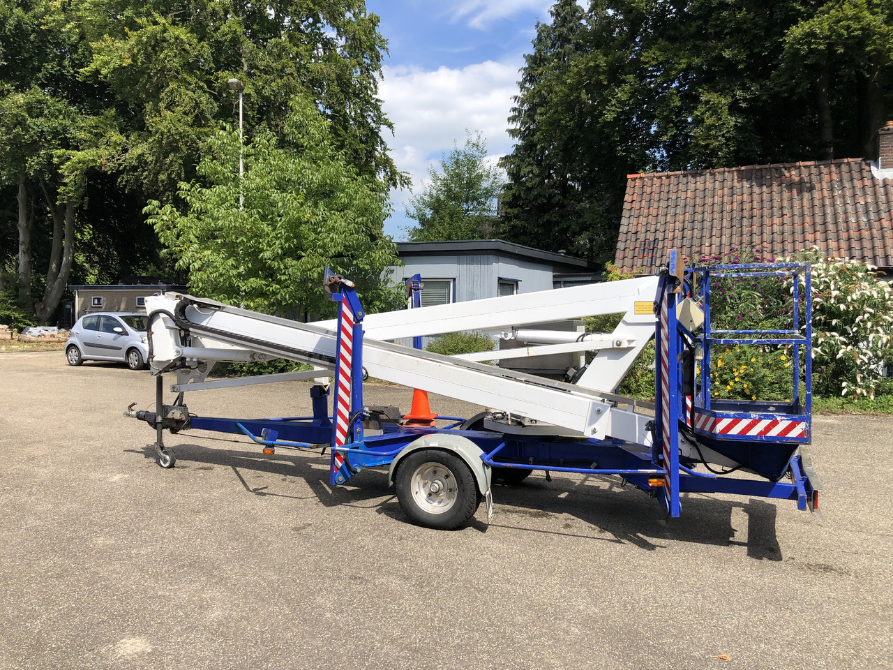 Custer R17EHS 2002 230V trailer mounted platform R17 - Lift boom yang dapat ditarik: gambar 2 Custer R17EHS 2002 230V trailer mounted platform R17 - Lift boom yang dapat ditarik: gambar 2