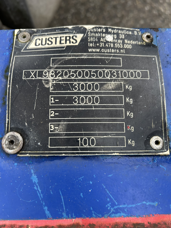 Lift boom yang dapat ditarik Custers R20EHS R20 2005 trailer mounted platform R20: gambar 6 Lift boom yang dapat ditarik Custers R20EHS R20 2005 trailer mounted platform R20: gambar 6