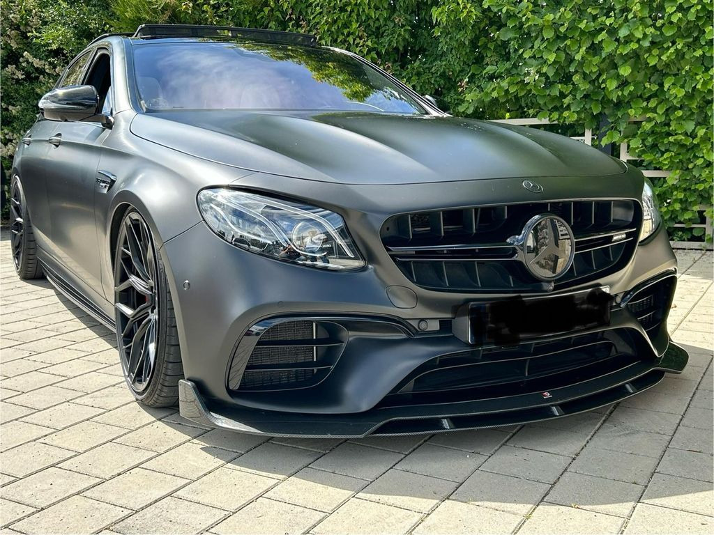 Mobil Mercedes-Benz E 63 S AMG 4Matic+ (213.089) 4.0 V8 KAT Metallic: gambar 1