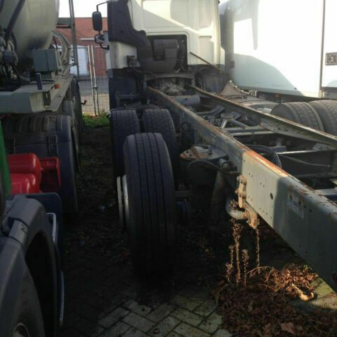 DAF CF 85-410 6X2 Blatt/Luft G.Haus Fahrgestell - Truk sasis: gambar 2 DAF CF 85-410 6X2 Blatt/Luft G.Haus Fahrgestell - Truk sasis: gambar 2