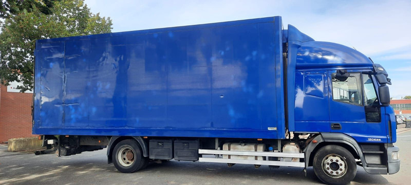 Iveco ML150E28 Koffer - Truk box: gambar 3 Iveco ML150E28 Koffer - Truk box: gambar 3