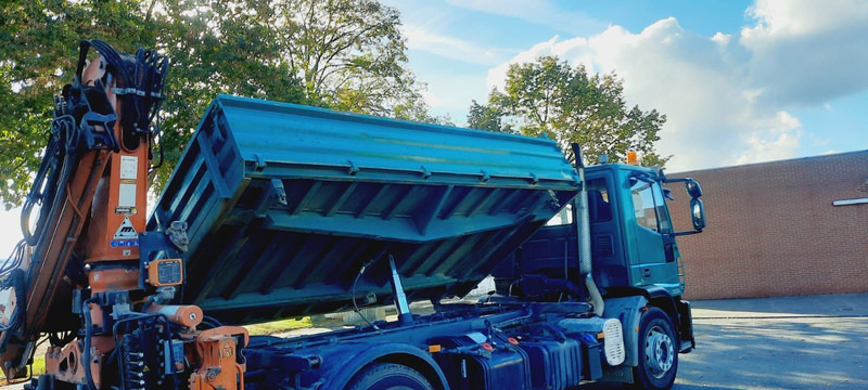 Truk jungkit, Truk derek Iveco ML180E28K 4x2 mit Kran/Funk/Greifer: gambar 6 Truk jungkit, Truk derek Iveco ML180E28K 4x2 mit Kran/Funk/Greifer: gambar 6