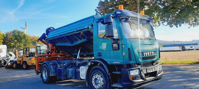 Iveco ML180E28K 4x2 mit Kran/Funk/Greifer - Truk jungkit, Truk derek: gambar 4 Iveco ML180E28K 4x2 mit Kran/Funk/Greifer - Truk jungkit, Truk derek: gambar 4