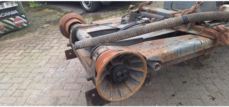 Lampiran MARREL Aufbau Hakenabroller Marrel für 3Achser: gambar 11