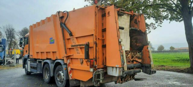 MAN 26.320 Müllwagen Faun Variopress - Truk sampah: gambar 4 MAN 26.320 Müllwagen Faun Variopress - Truk sampah: gambar 4