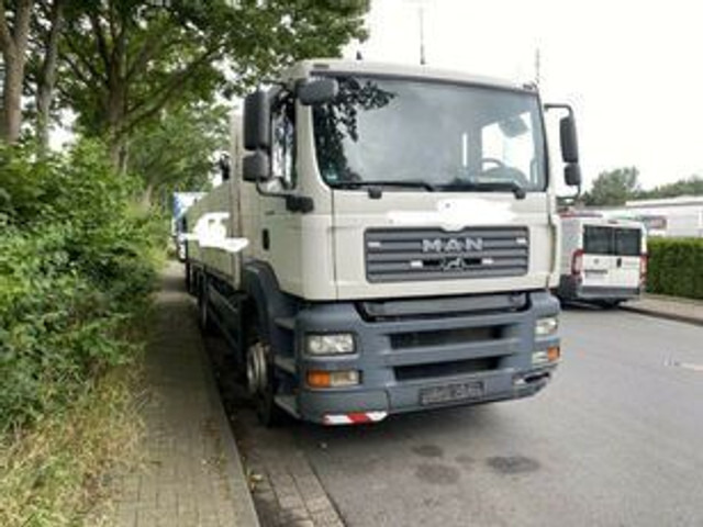 MAN 26.320 Pritsche mit Kran Tirre 170 - Truk flatbed, Truk derek: gambar 4 MAN 26.320 Pritsche mit Kran Tirre 170 - Truk flatbed, Truk derek: gambar 4