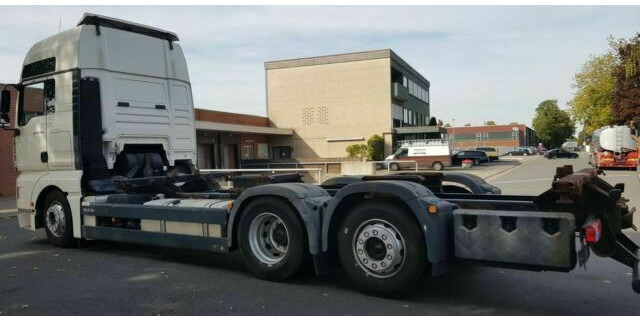 MAN 26.440 TGA BDF 6x2 German Truck - Truk sasis: gambar 4 MAN 26.440 TGA BDF 6x2 German Truck - Truk sasis: gambar 4