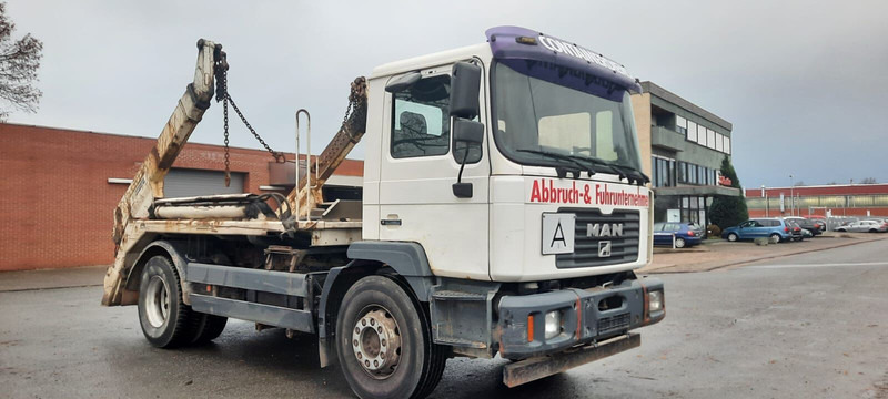 MAN M38 - Truk skip loader: gambar 1 MAN M38 - Truk skip loader: gambar 1
