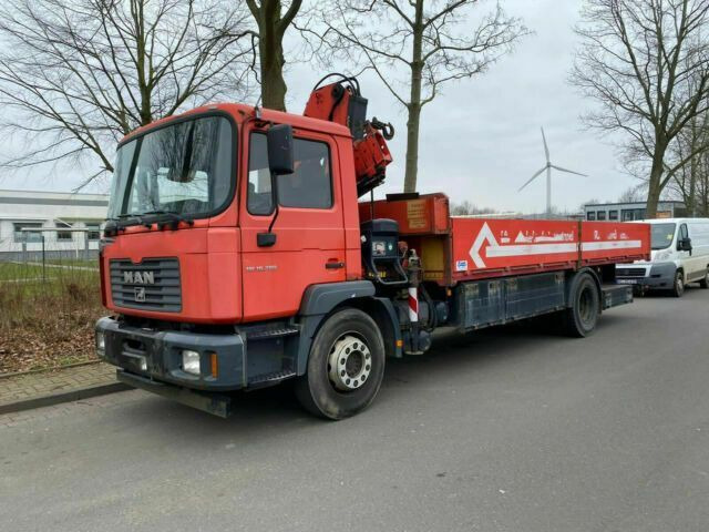 MAN ME18.284 mit Kran Not Aus Hiab 122B - Truk flatbed, Truk derek: gambar 1 MAN ME18.284 mit Kran Not Aus Hiab 122B - Truk flatbed, Truk derek: gambar 1