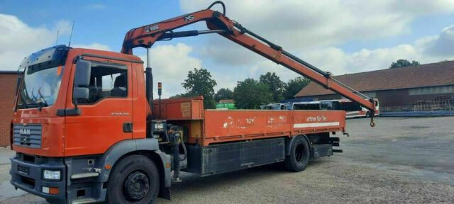 MAN TG-M18.280PS Hiab 111B-2 mit Funk - Truk flatbed, Truk derek: gambar 3 MAN TG-M18.280PS Hiab 111B-2 mit Funk - Truk flatbed, Truk derek: gambar 3