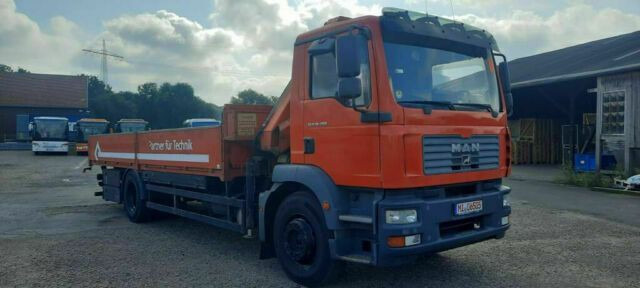 MAN TG-M18.280PS Hiab 111B-2 mit Funk - Truk flatbed, Truk derek: gambar 2 MAN TG-M18.280PS Hiab 111B-2 mit Funk - Truk flatbed, Truk derek: gambar 2