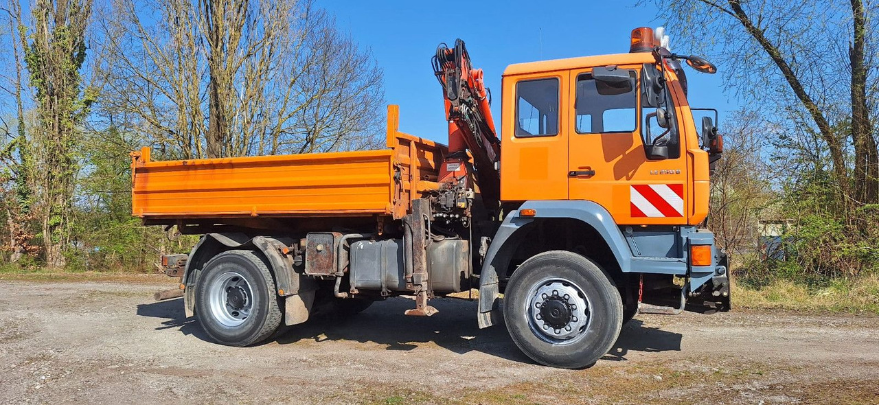 MAN TGM 18.240PS 4x4 3.S-Kipper mit Kran - Truk jungkit, Truk derek: gambar 5 MAN TGM 18.240PS 4x4 3.S-Kipper mit Kran - Truk jungkit, Truk derek: gambar 5