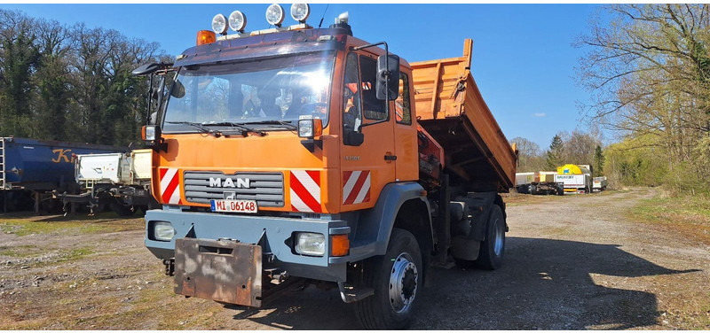 MAN TGM 18.240PS 4x4 3.S-Kipper mit Kran - Truk jungkit, Truk derek: gambar 2 MAN TGM 18.240PS 4x4 3.S-Kipper mit Kran - Truk jungkit, Truk derek: gambar 2