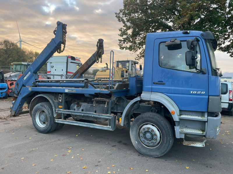Mercedes-Benz 1828 Absetzkipper - Truk skip loader: gambar 1 Mercedes-Benz 1828 Absetzkipper - Truk skip loader: gambar 1